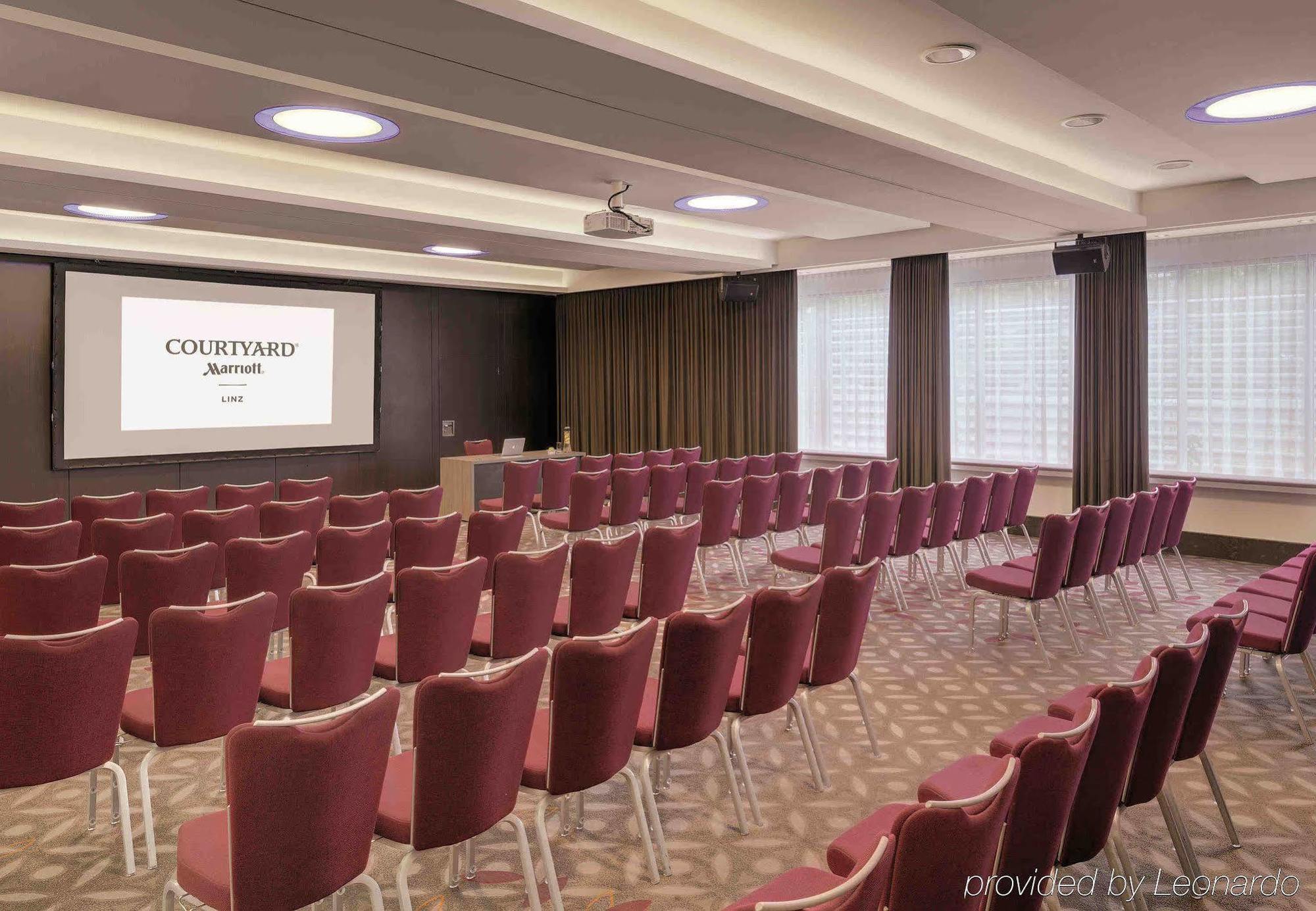 Courtyard By Marriott Hotel Linec